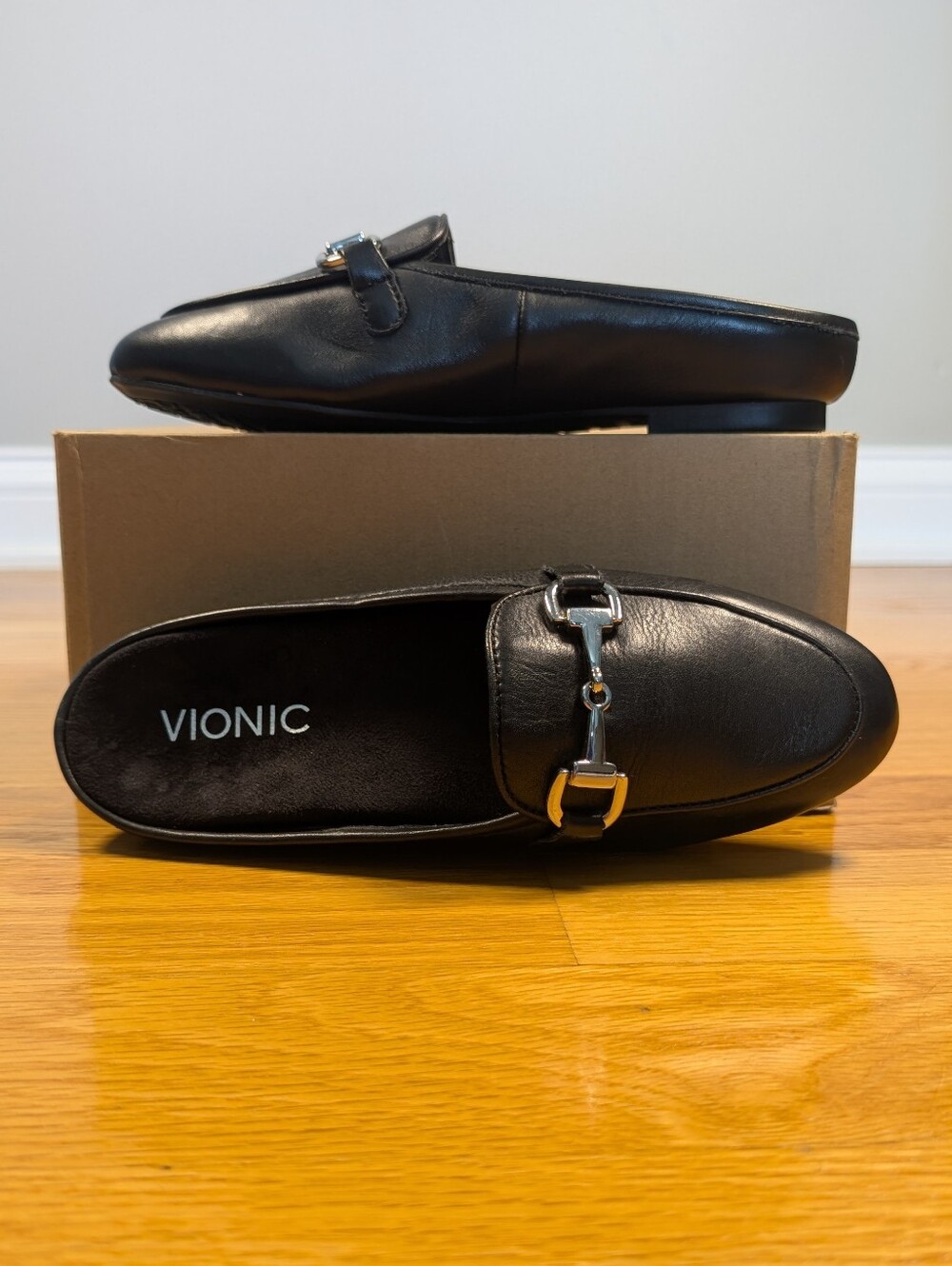 Vionic  Adeline Horse Bit Black Leather Loafers Mules Comfort Slip On Sz 5